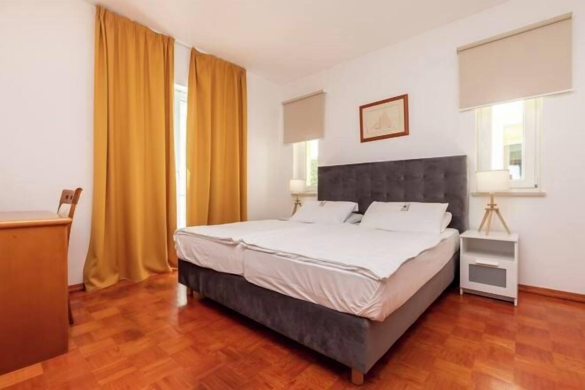 2 quartos, roupas de cama premium, edredons de pluma