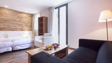 Coffres-forts dans les chambres, bureau, fer et planche Ă repasser