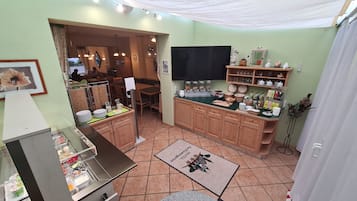 Desayuno buffet entre semana (EUR 16 por persona)