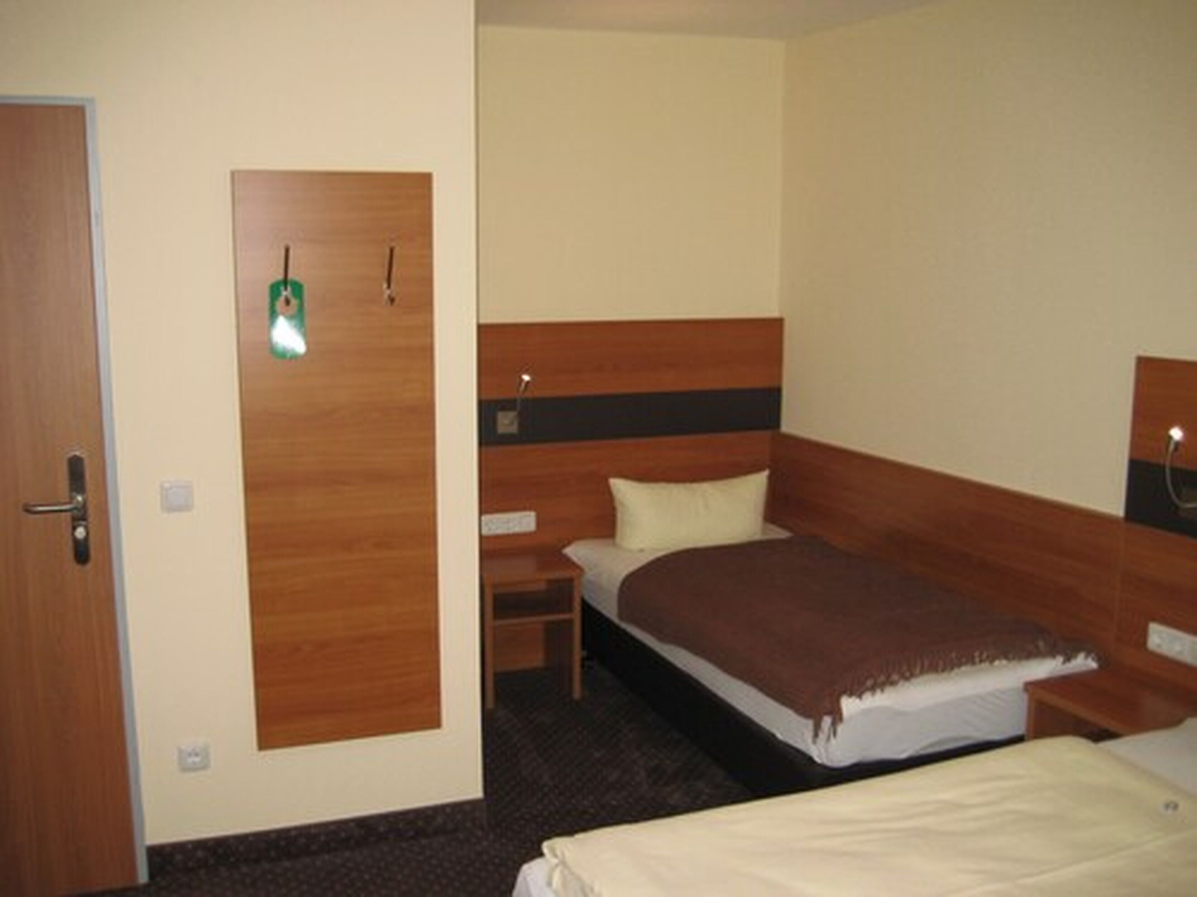 triple room | 1 bedroom, desk, blackout curtains, free wifi