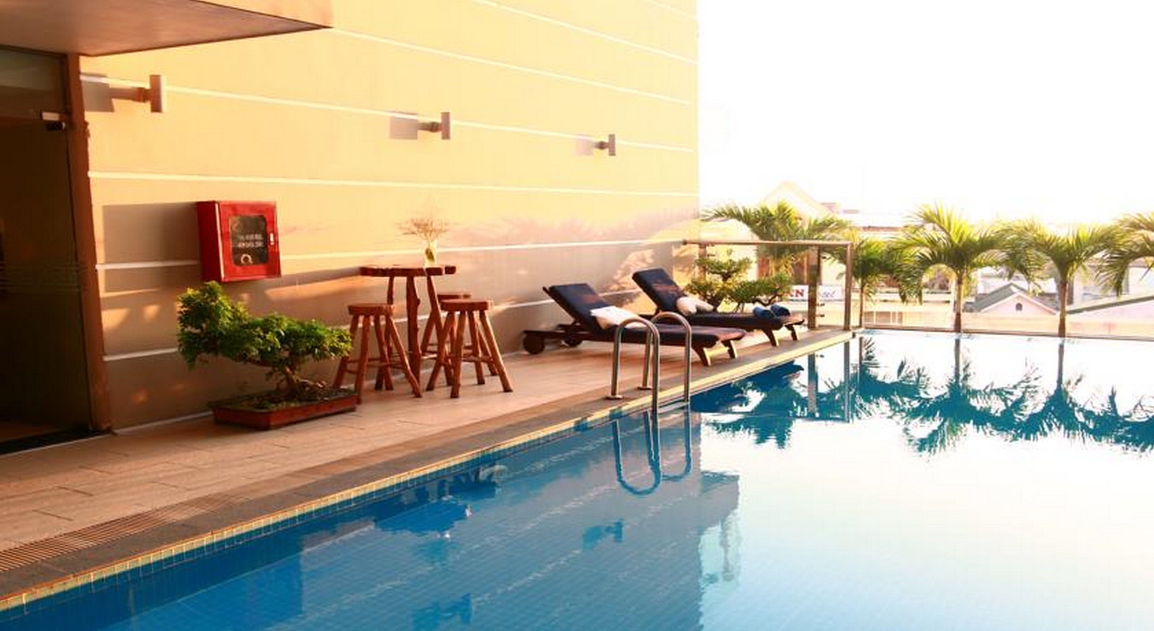 Outdoor pool, sun loungers