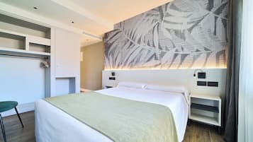 Habitación doble superior, terraza | Caja fuerte, escritorio, sistema de insonorización y wifi gratis