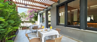 Sol y Miel Hostal