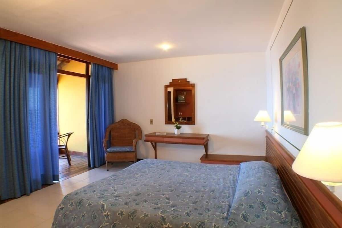 Minibar, Zimmersafe, Verdunkelungsvorhänge, Bettwäsche