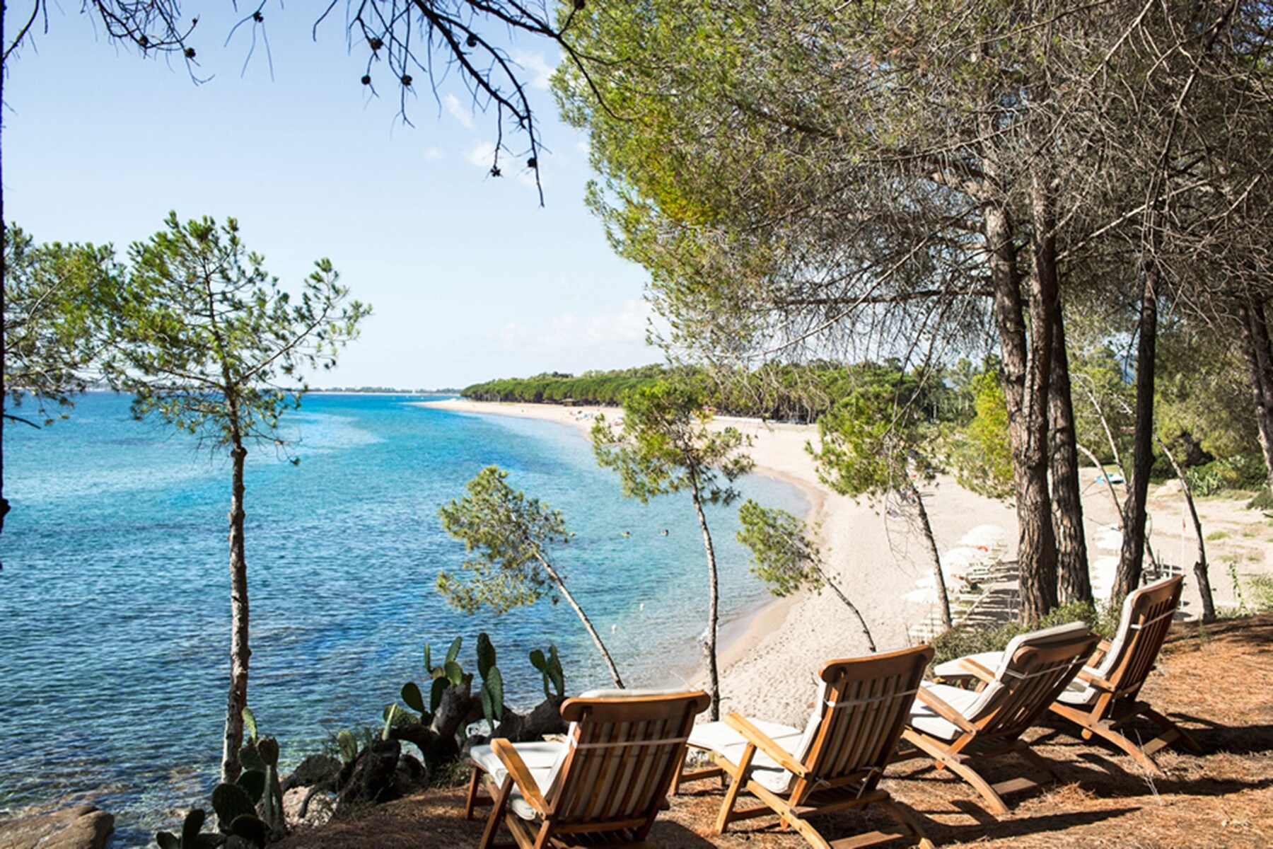 Private beach, white sand, free beach cabanas, sun-loungers