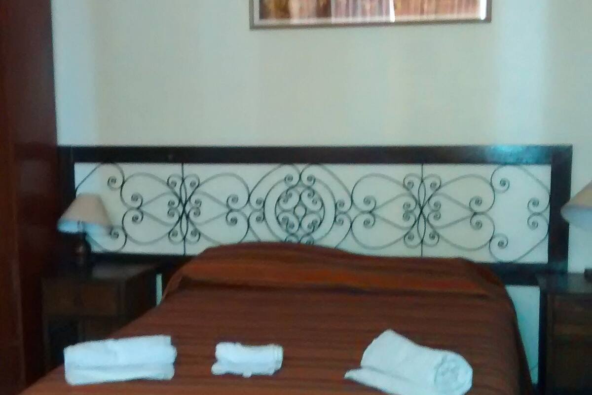 Premium bedding, iron/ironing board, rollaway beds, free WiFi