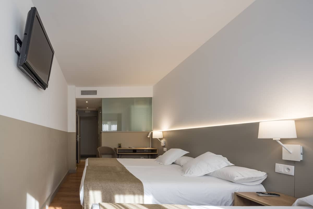 Allergikerbettwaren, Daunenbettdecken, Minibar, Zimmersafe
