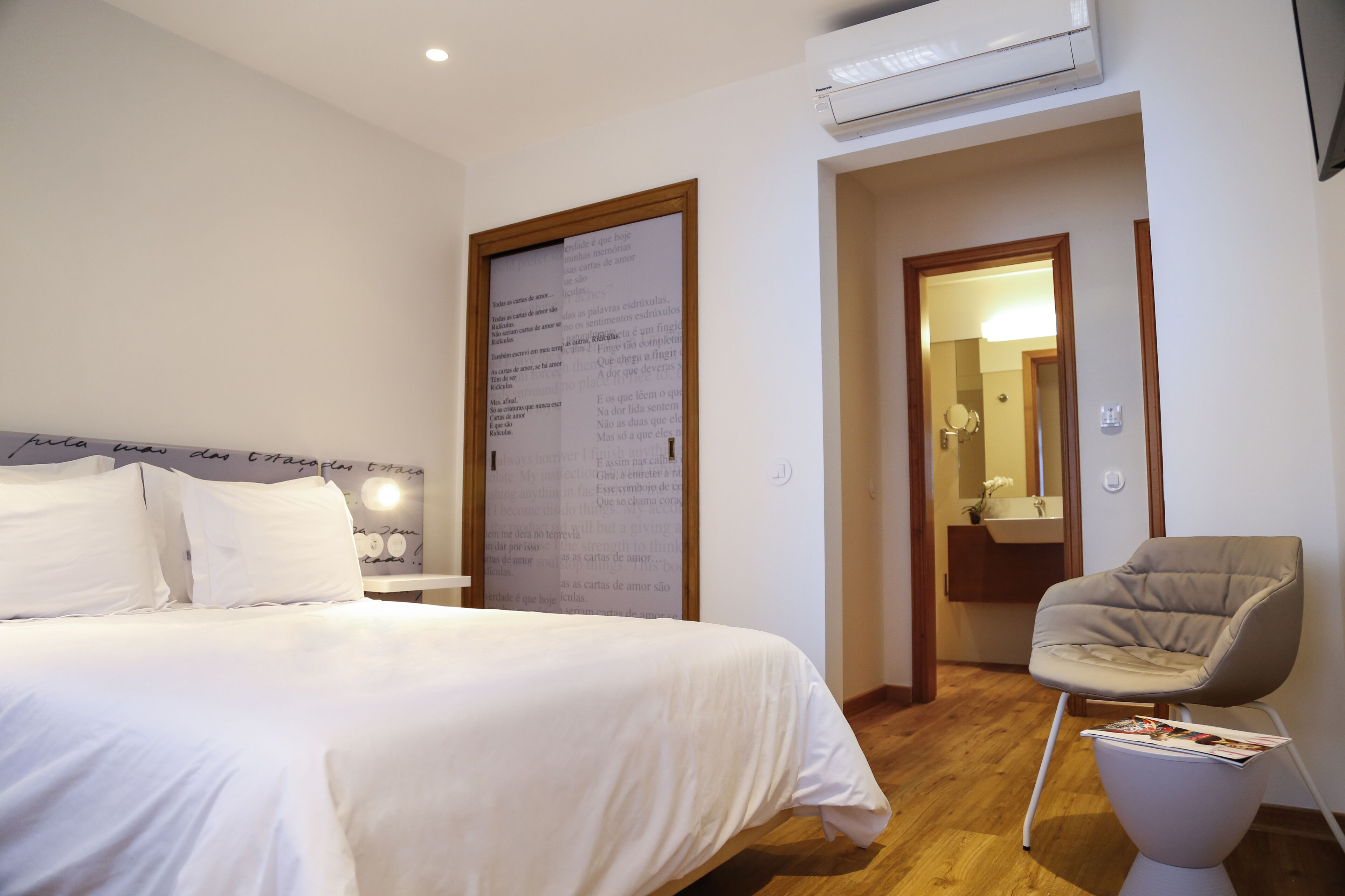 double room, canal view | minibar, in-room safe, desk, blackout curtains