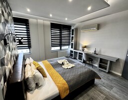 One Bedroom Apartment for 4 people | Desk, iron/ironing board, free WiFi, bed sheets