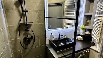 One Bedroom Apartment for 4 people | Bathroom