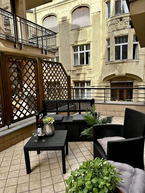 One Bedroom Apartment for 4 people | Balcony view - Comfort Apartments (Budapest)