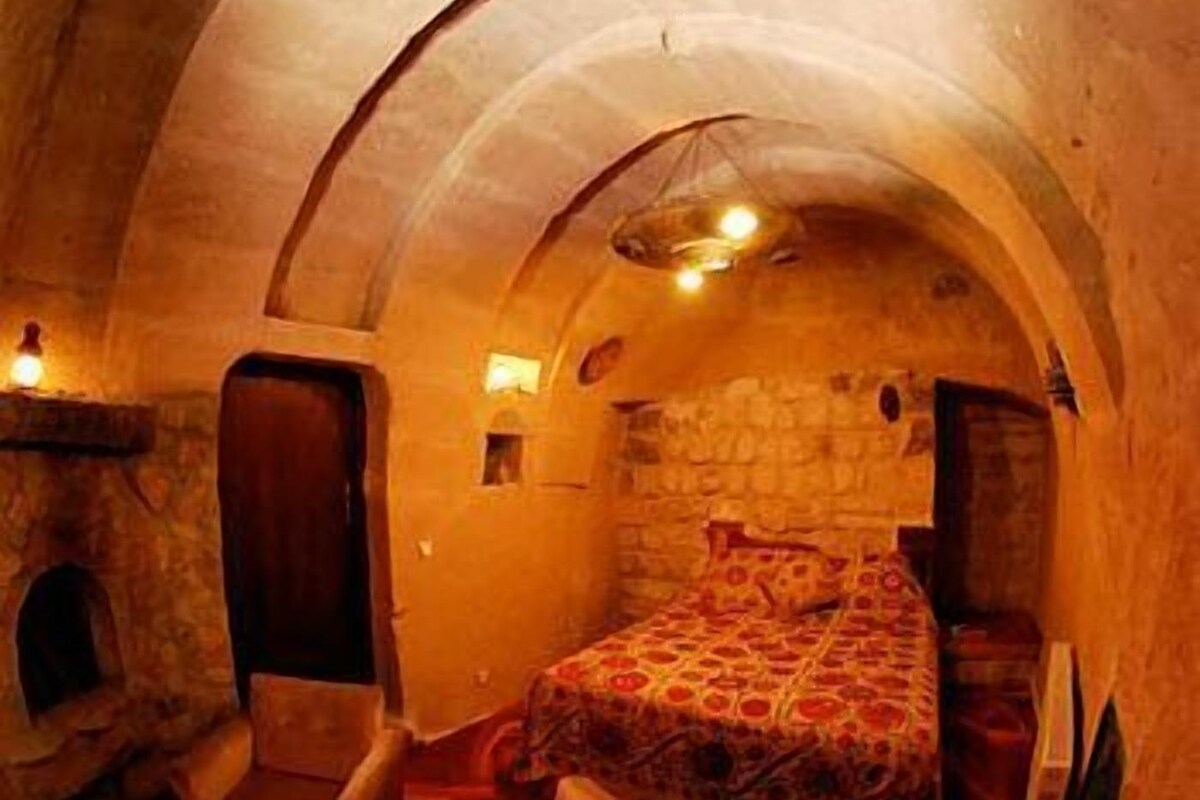Standard Cave Room | Silitysrauta/-lauta, vauvansängyt, lisävuoteet, Wi-Fi