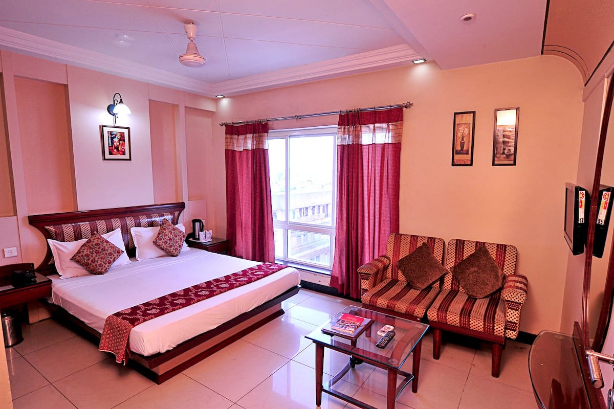 Superior Room | Desk, iron/ironing board
