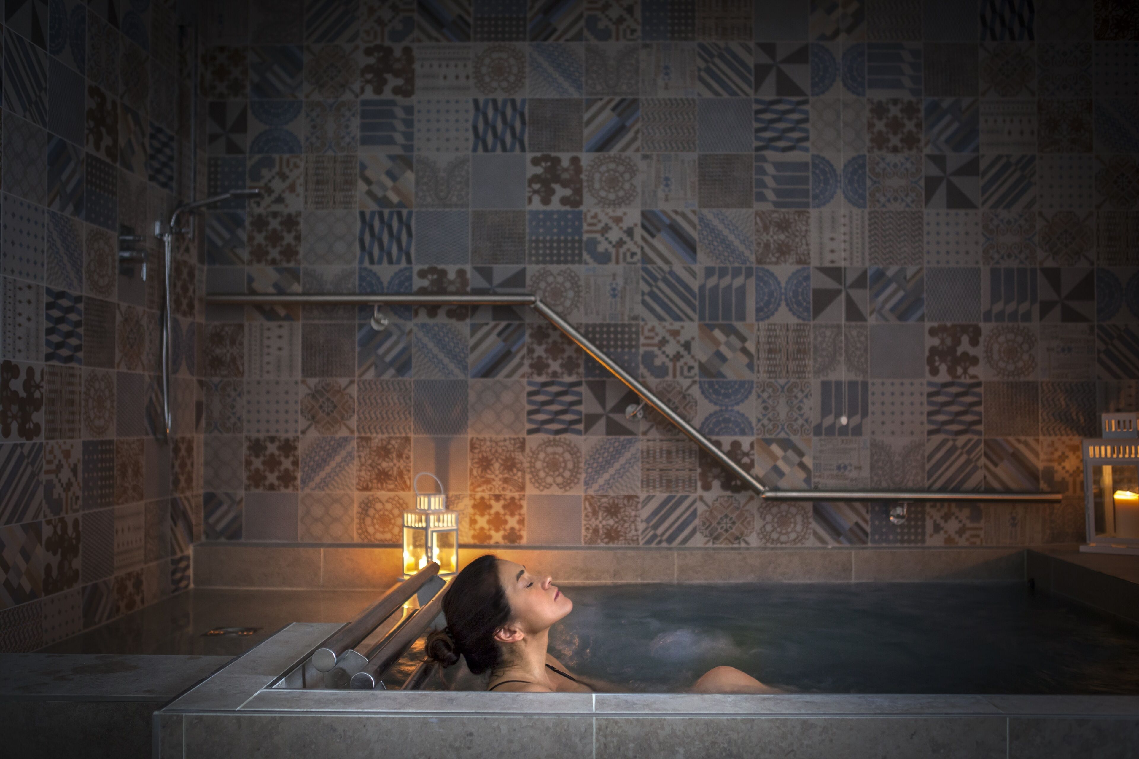 Couples treatment room(s), sauna, hot tub, steam room