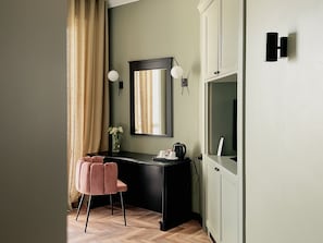 Deluxe Double Room | Minibar, in-room safe, desk, free WiFi