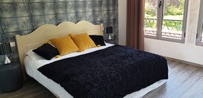 Chambre Confort double | Bureau, rideaux d’obscurcissement, système d’insonorisation