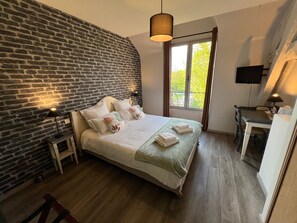 Chambre Double | Bureau, rideaux occultants, chambres insonorisées
