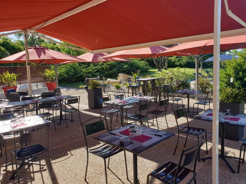 breakfast, lunch, dinner served; french cuisine