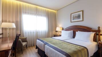 Kamar Triple | Minibar, brankas, ruang kerja ramah laptop, dan kedap suara