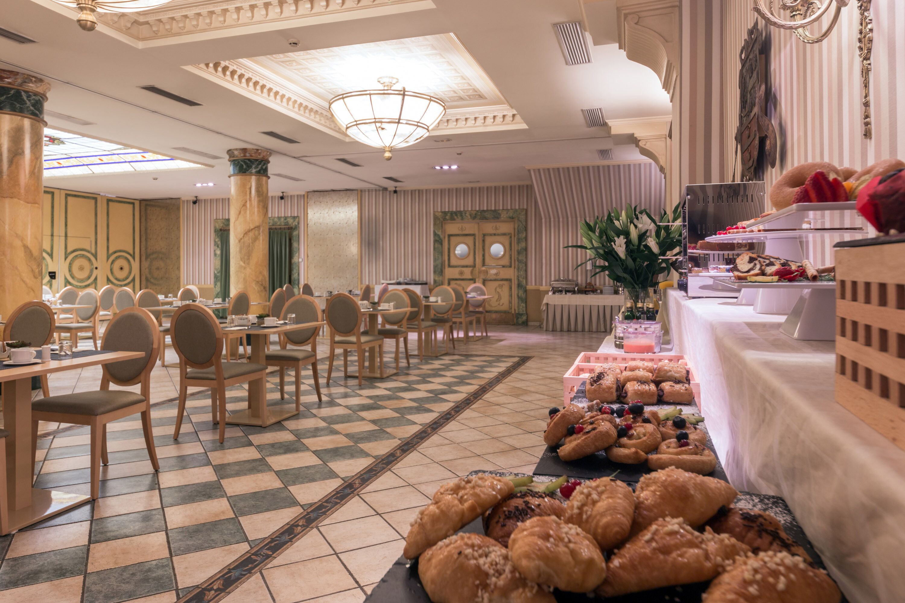 Daily buffet breakfast (EUR 13 per person)