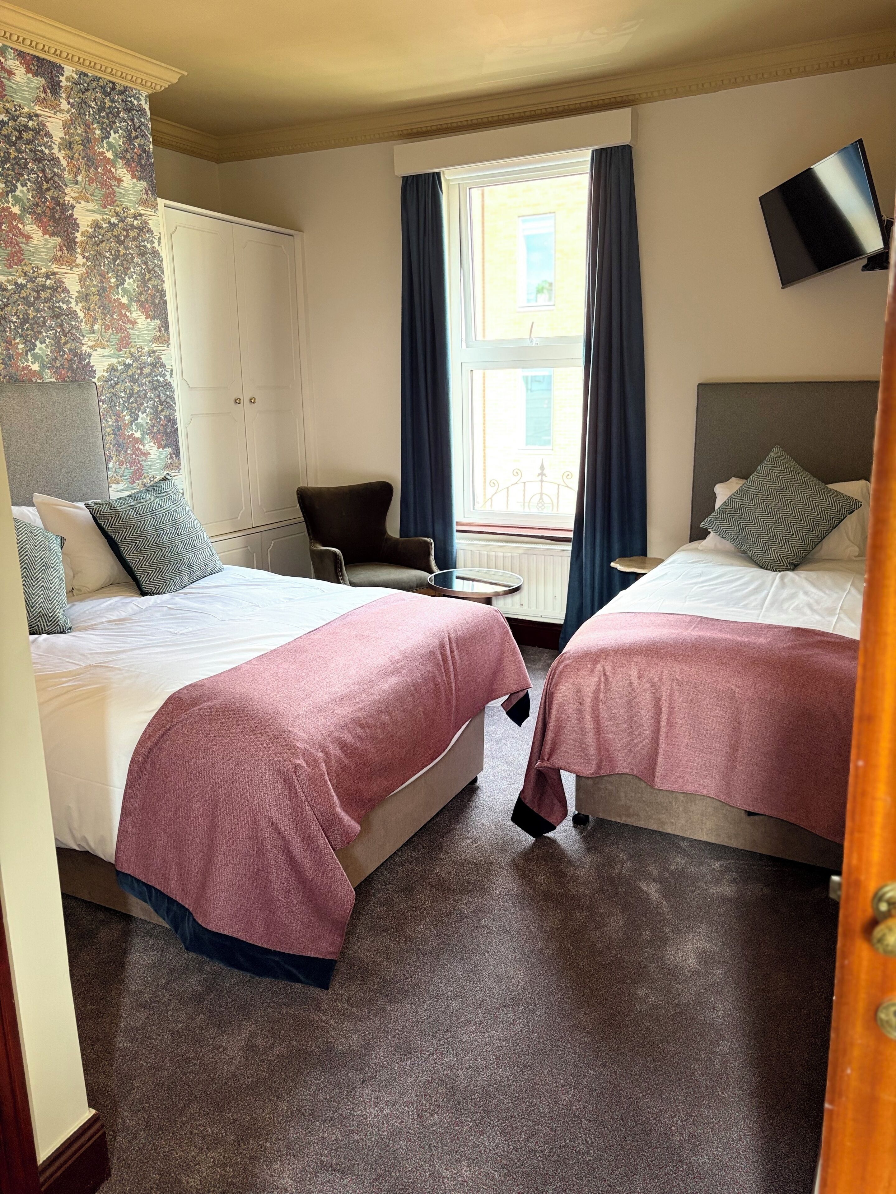 Egyptian cotton sheets, premium bedding, pillowtop beds