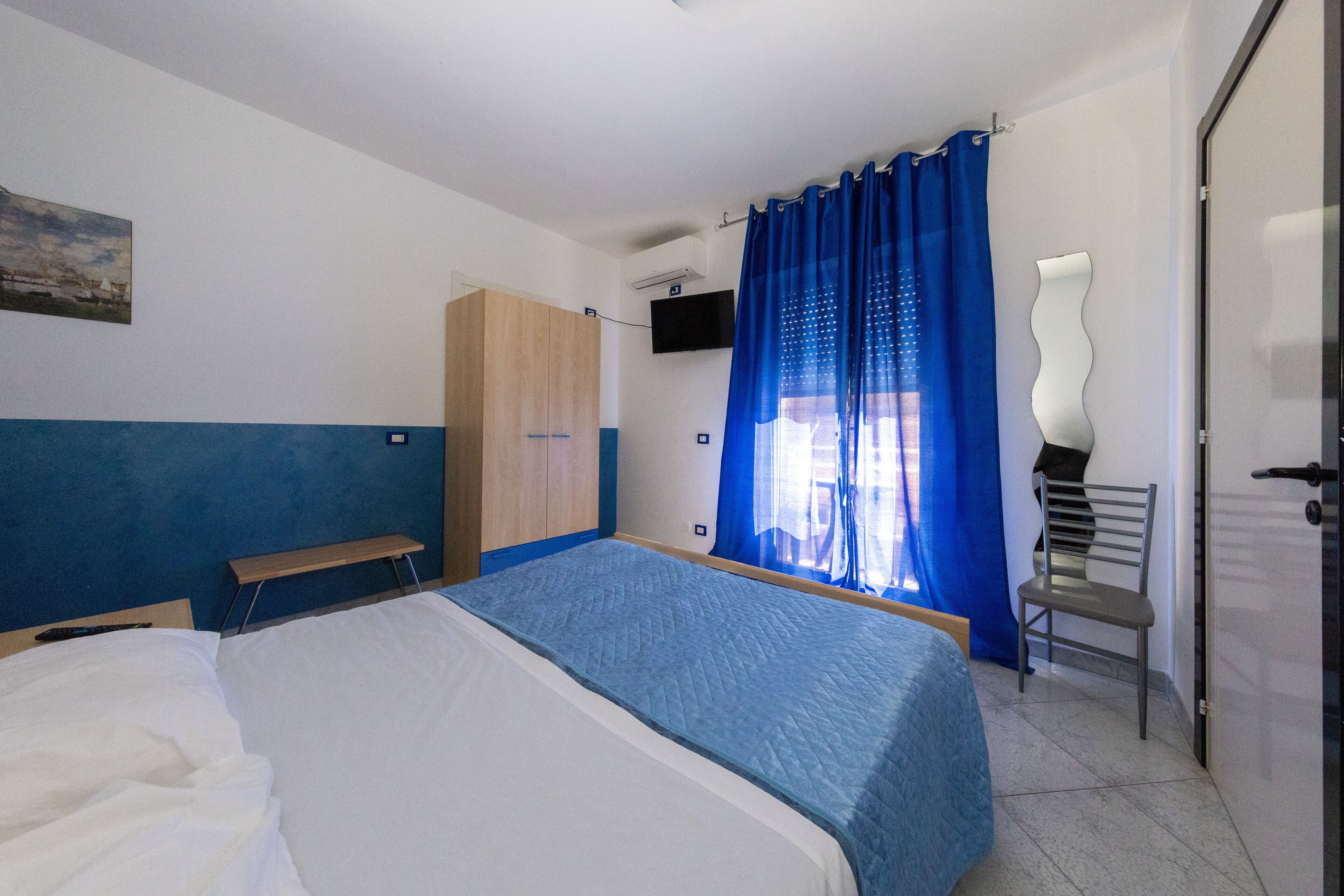 Standard Room, 1 Double Bed (Breakfast) | เตียงพร้อมฟูกเสริมที่นอน, โต๊ะทำงาน, พื้นที่ทำงานแบบใช้แล็ปท็อป