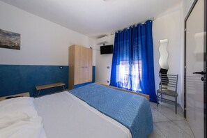 Standard Room, 1 Double Bed (Breakfast) | 필로우탑 침대, 책상, 노트북 작업 공간, 다리미/다리미판