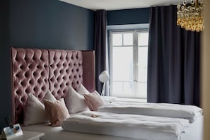 Suite | Luxe beddengoed, verduisterende gordijnen, gratis wifi, beddengoed