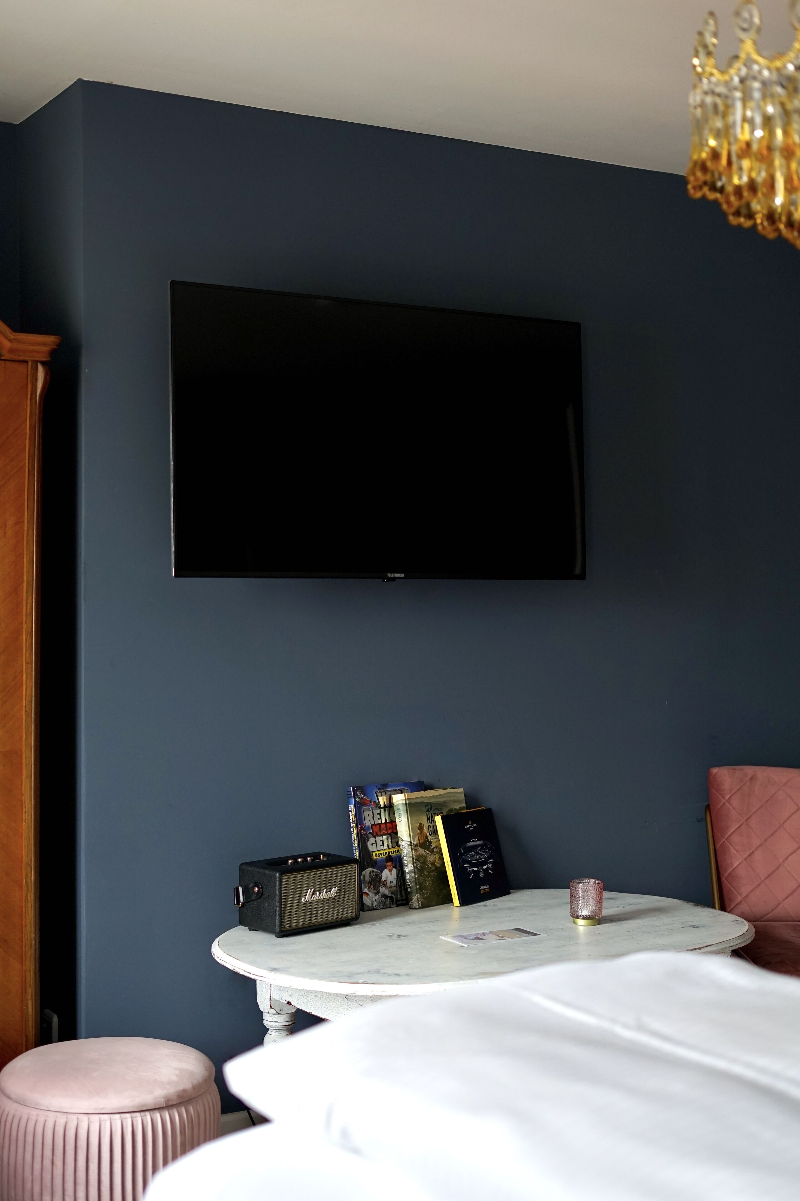 suite | premium bedding, blackout curtains, free wifi, bed sheets