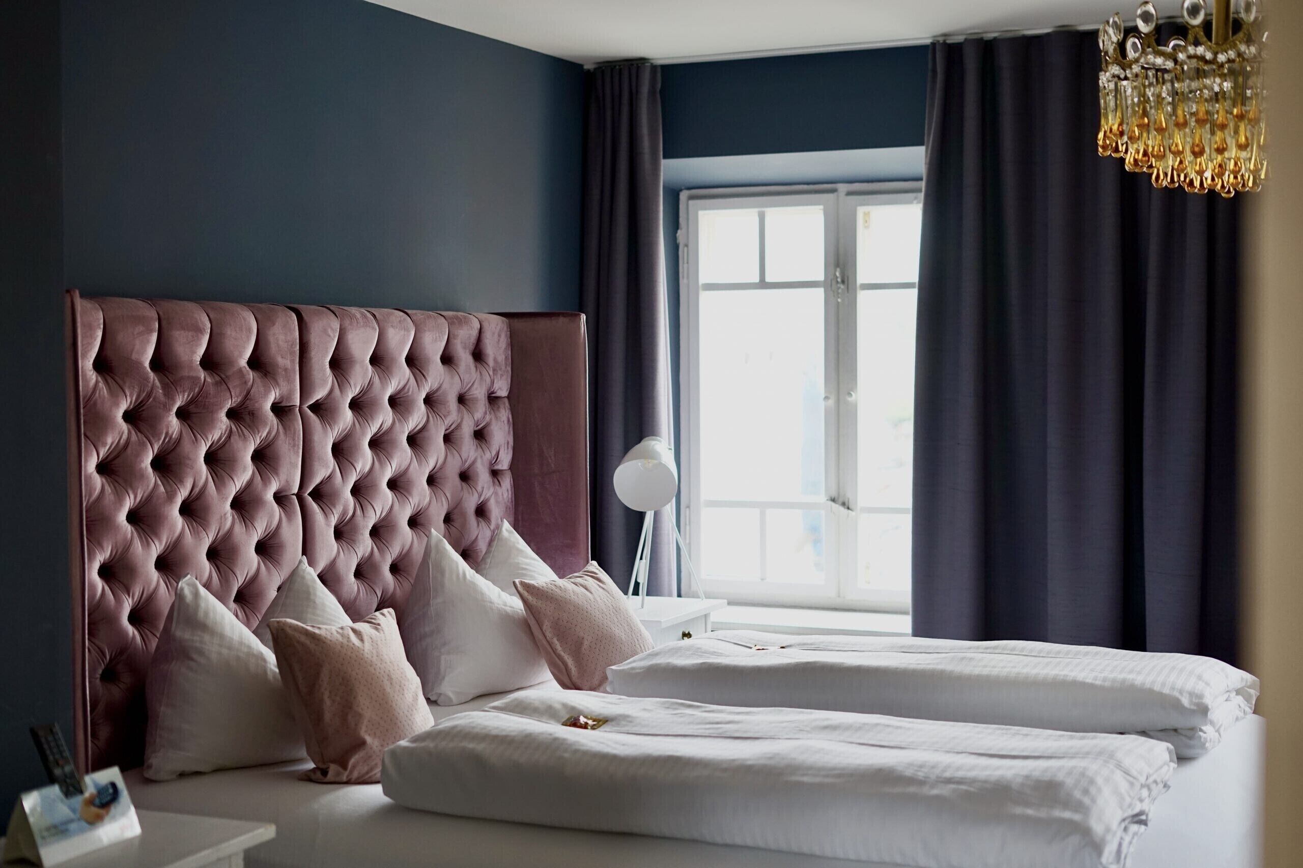 Suite | Premium bedding, blackout curtains, free WiFi, bed sheets