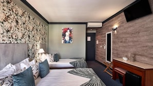 In-room safe, blackout drapes, soundproofing, WiFi (free) - José Estêvão Hotel (Aveiro)