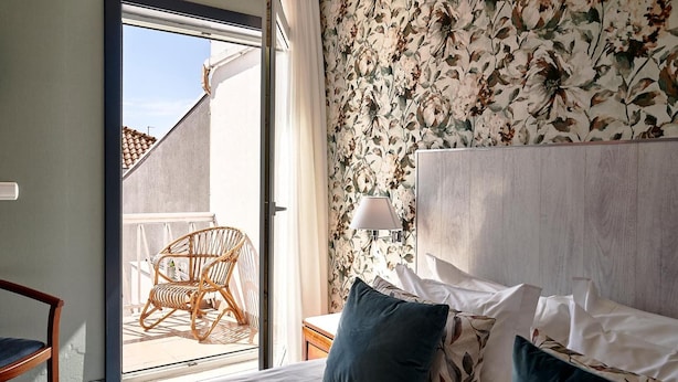 In-room safe, blackout drapes, soundproofing, WiFi (free) - José Estêvão Hotel (Aveiro)