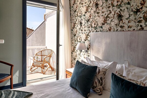 In-room safe, blackout curtains, soundproofing, free WiFi - José Estêvão Hotel (Aveiro)