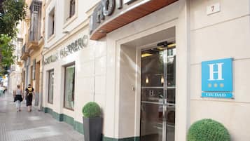 Fachada de la propiedad