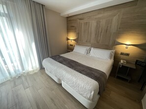 Standard Room, 2 Single Beds - Hotel Castilla Guerrero (Málaga)