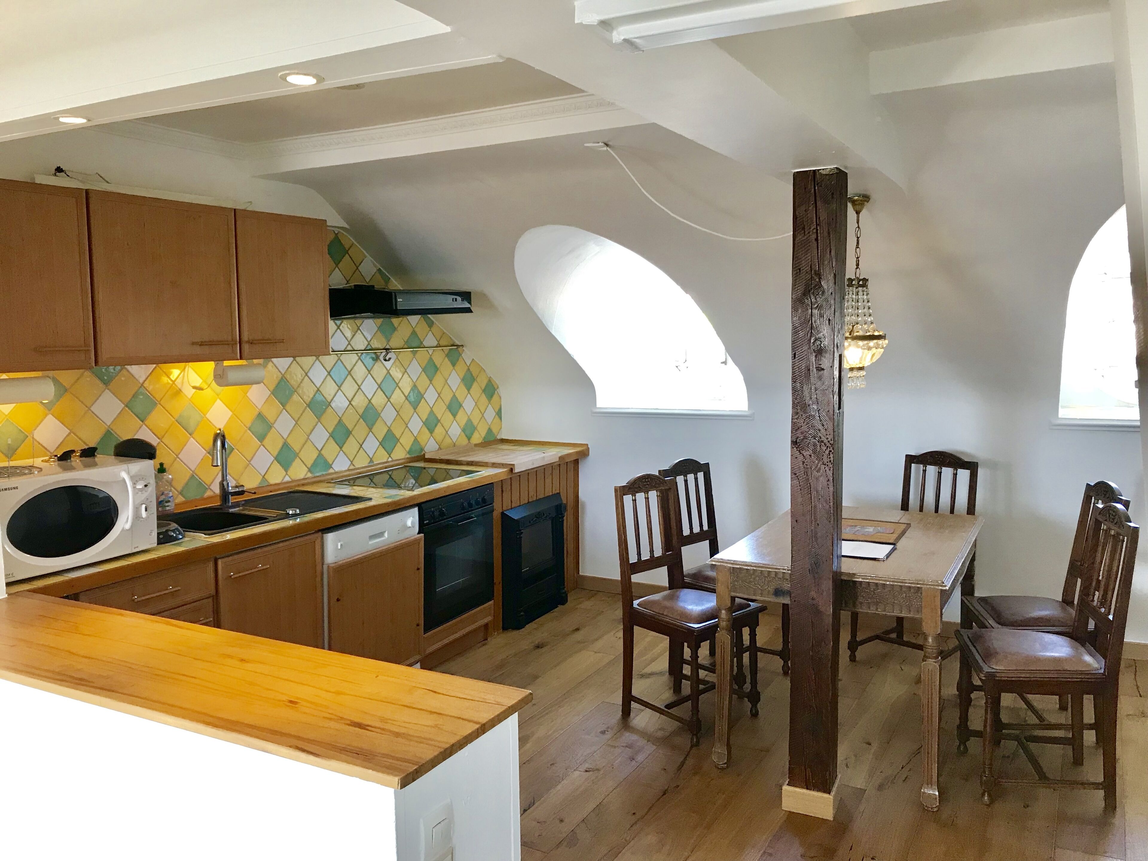 comfort apartment, 2 bedrooms | living area | 50-cm flat-screen tv with digital channels, tv