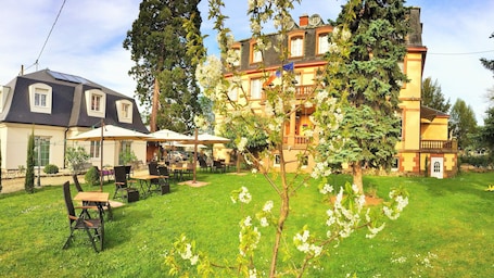 Fachada de la propiedad. Hotel Le Manoir
