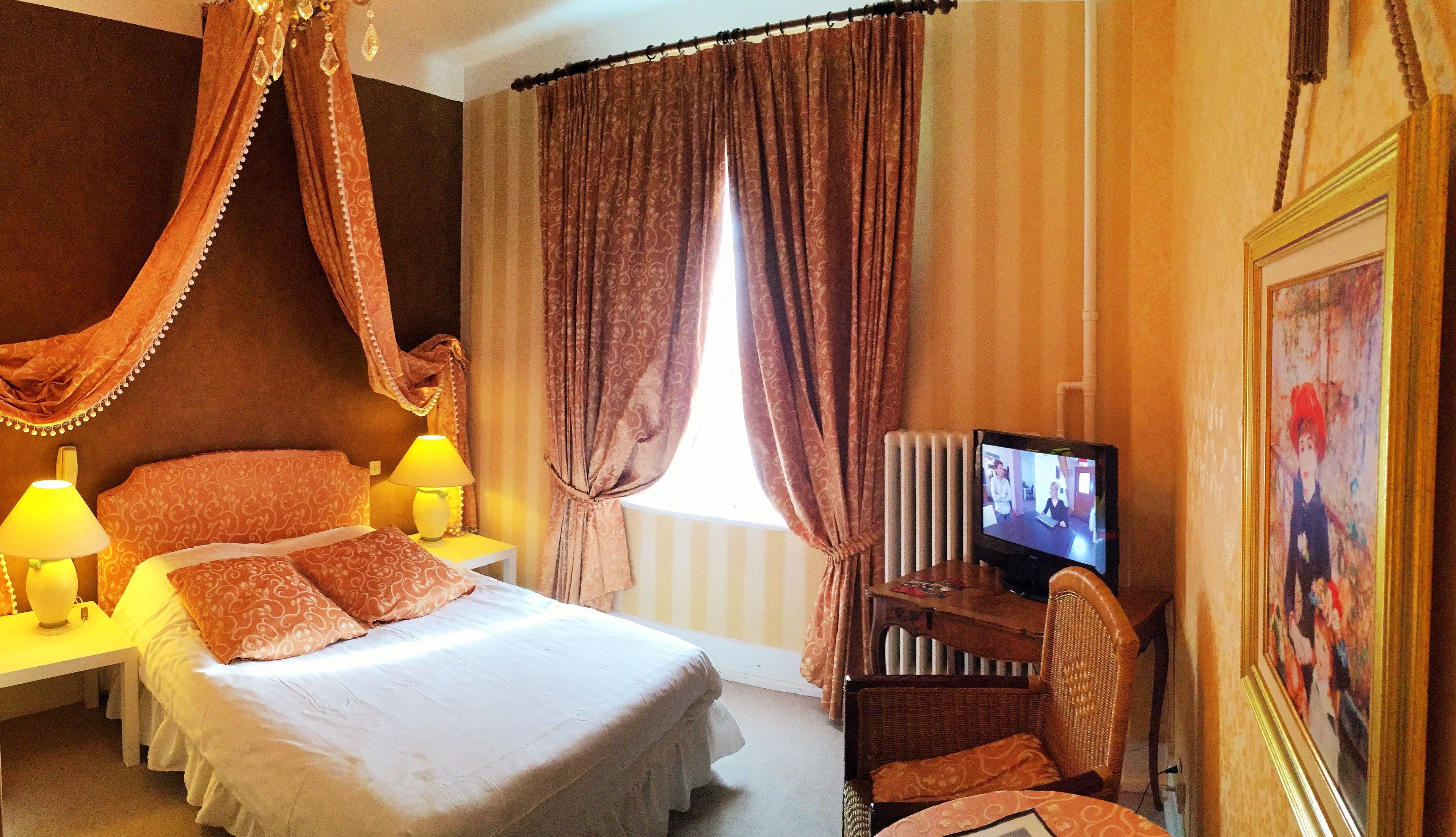 Premium bedding, desk, laptop workspace, soundproofing