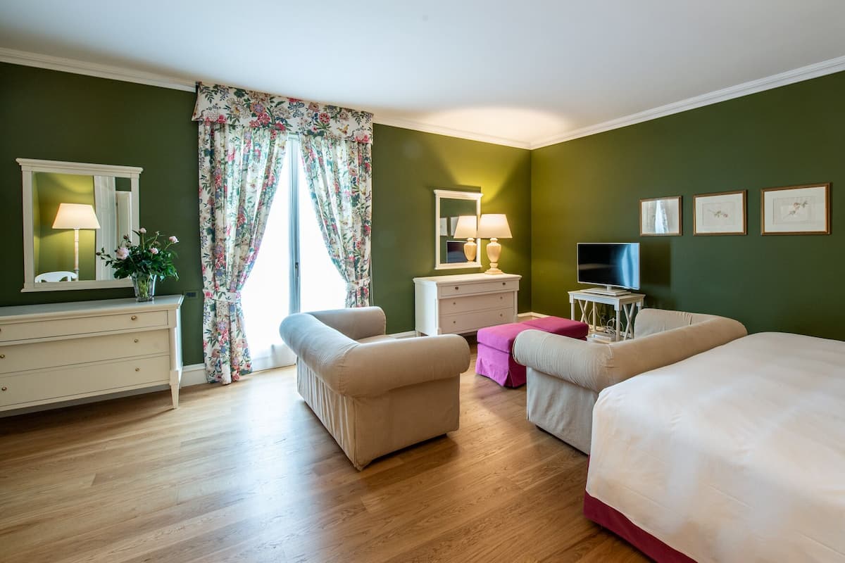 Junior Suite, Balcony | Premium bedding, Select Comfort beds, minibar, in-room safe