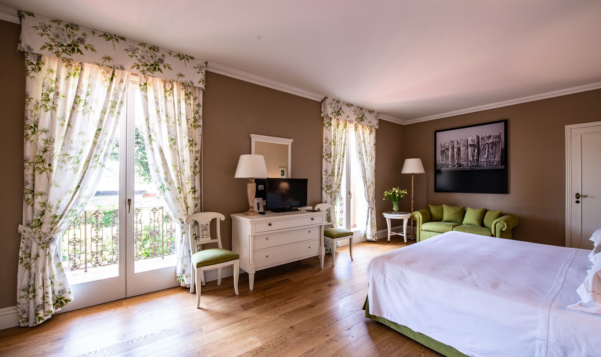 junior suite, garden view | 1 bedroom, premium bedding, select comfort beds, minibar