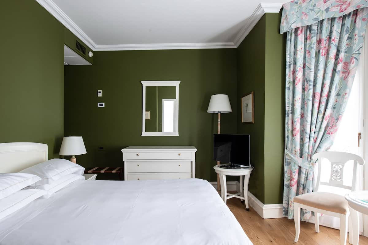 Deluxe Double Room, Balcony | Premium bedding, Select Comfort beds, minibar, in-room safe