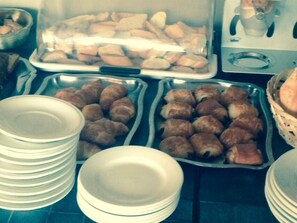 Daily buffet breakfast (EUR 10 per person) - Hotel Restaurant U Patriarcu (Cagnano)
