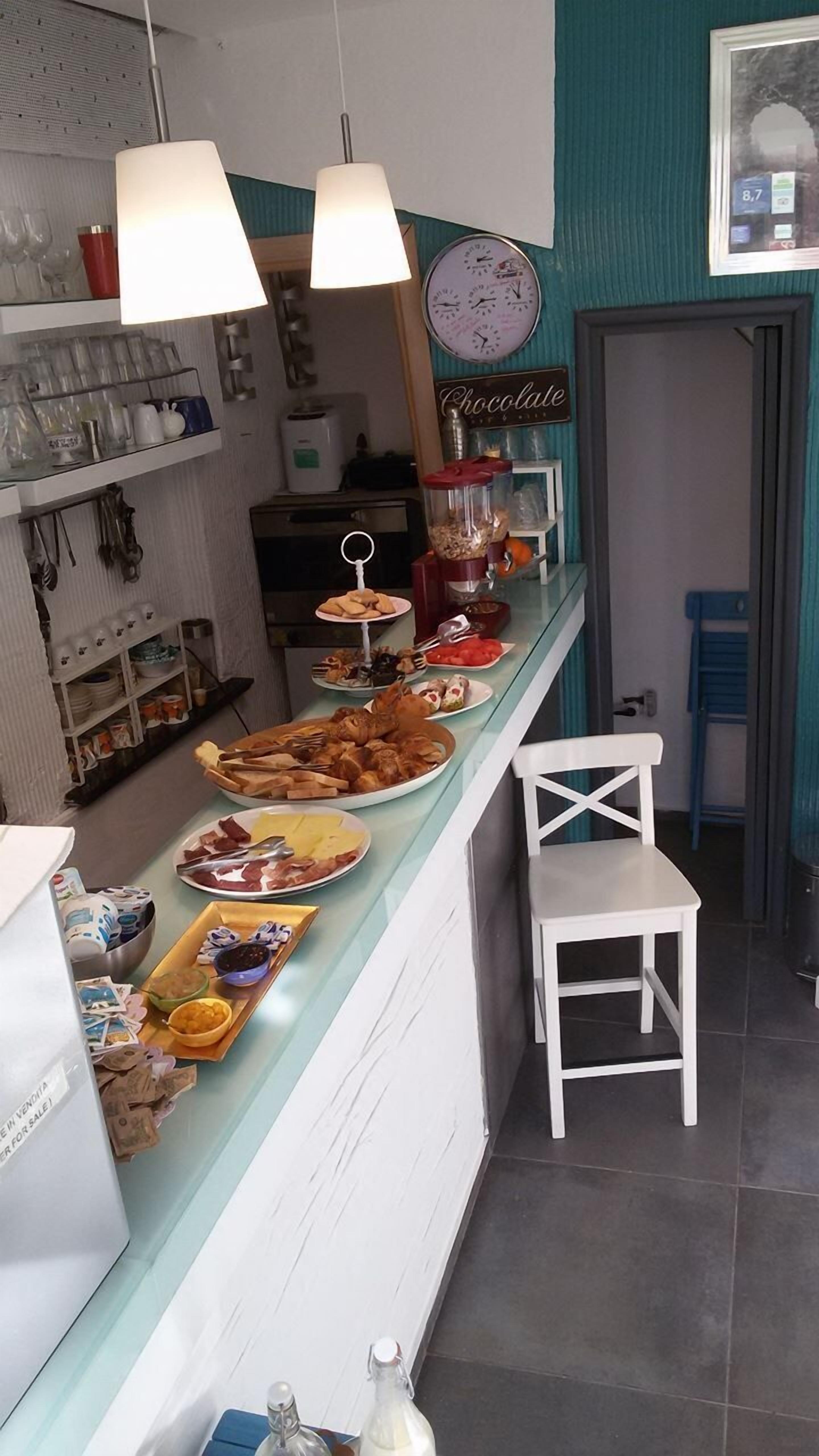 Desayuno a la carta todos los días (con cargo)