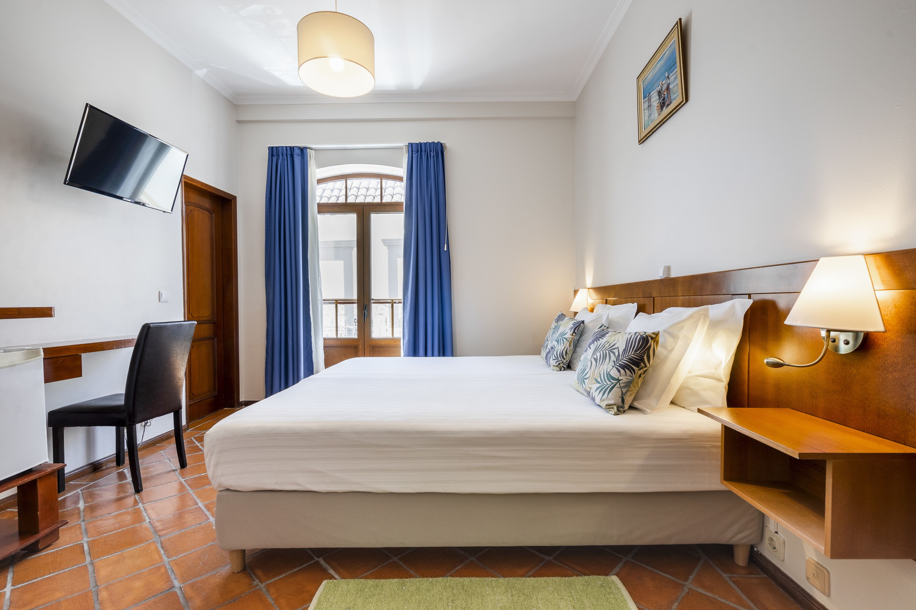 standard double or twin room | in-room safe, blackout curtains, iron/ironing board, free wifi