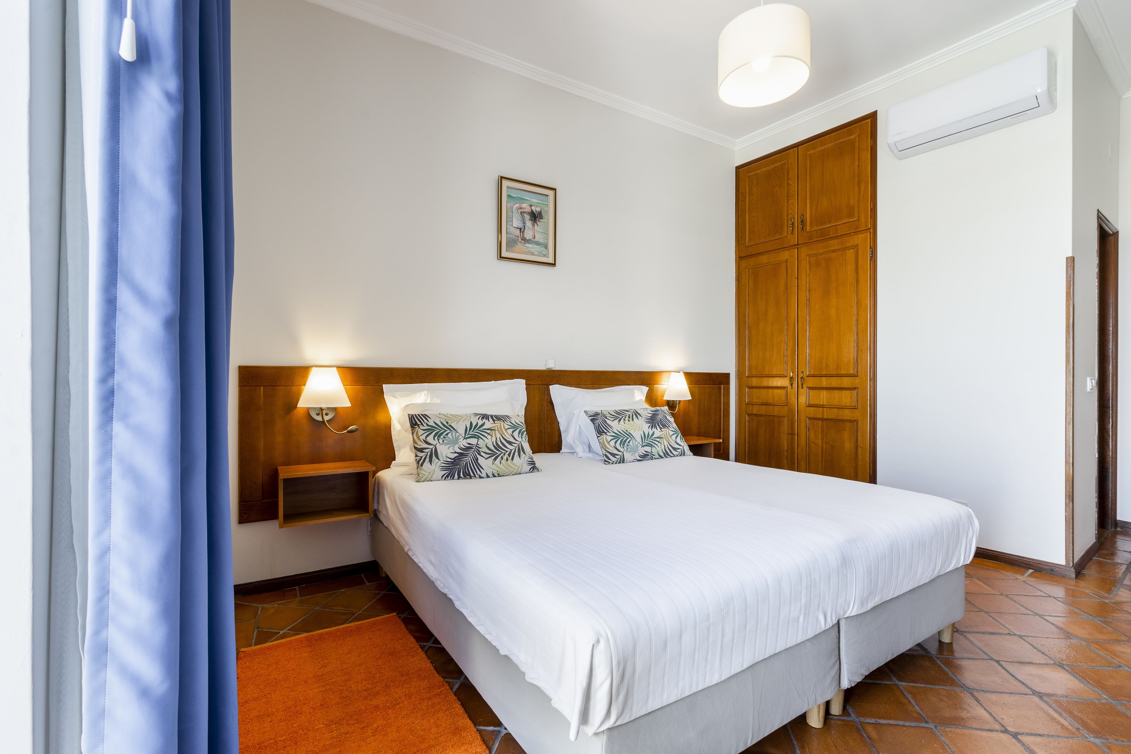standard double or twin room | in-room safe, blackout curtains, iron/ironing board, free wifi