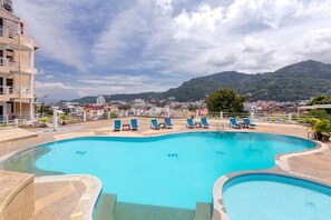 3 outdoor pools, pool umbrellas, pool loungers - Royal Crown Hotel & Palm Spa Resort (Patong)