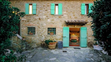 Esterni