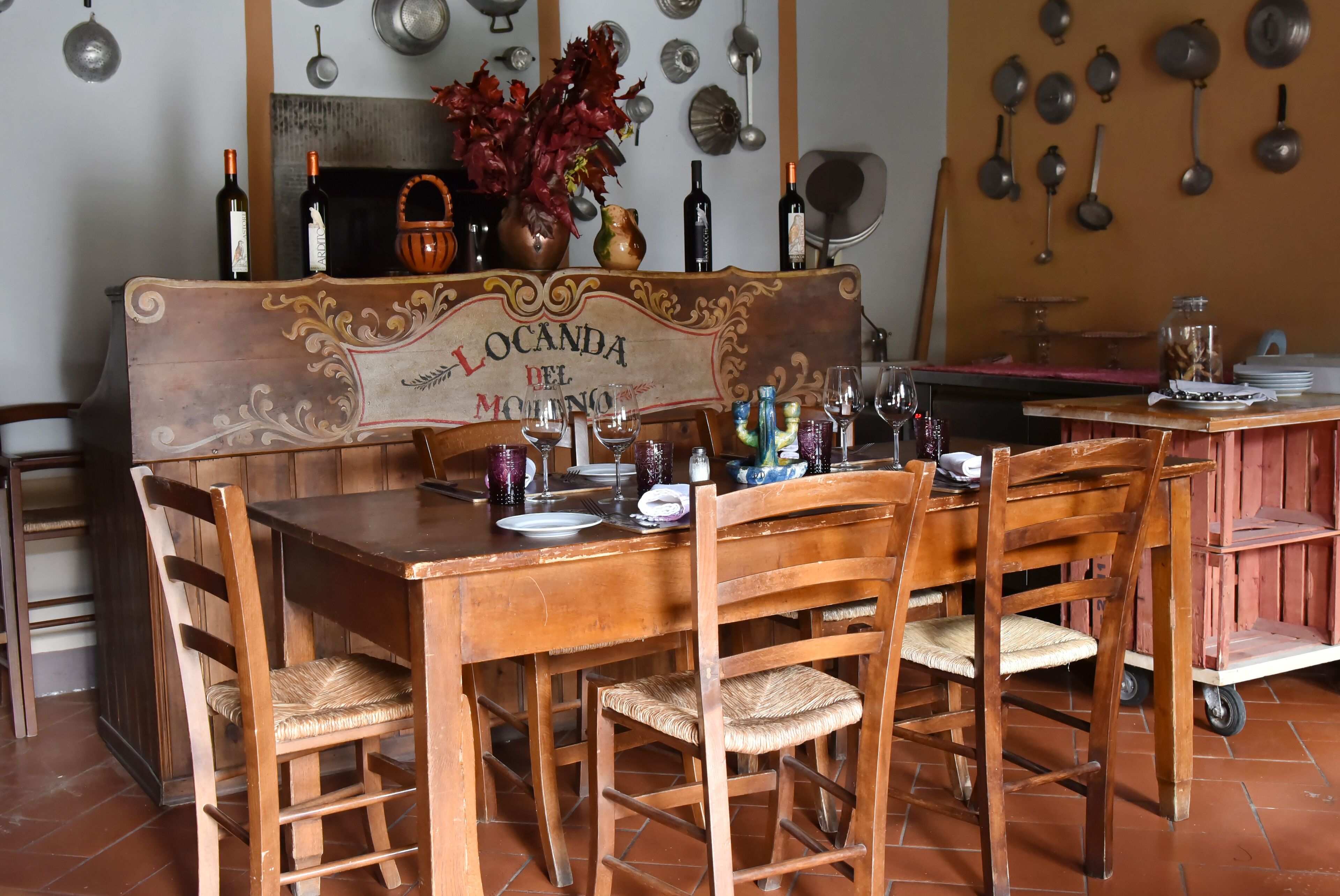 breakfast, lunch, dinner served; local cuisine, al fresco dining