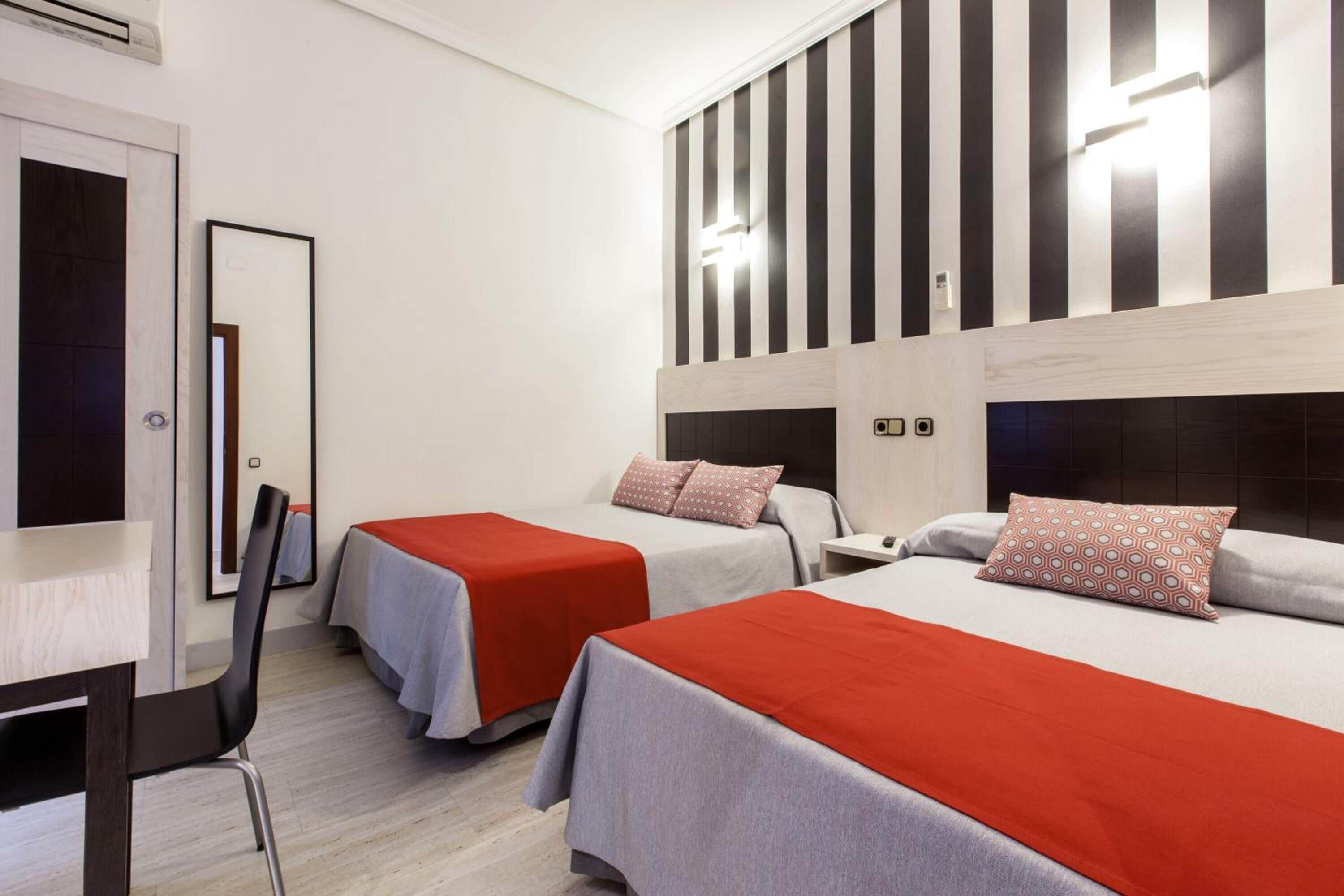 Photo - Hostal Castilla I Atocha