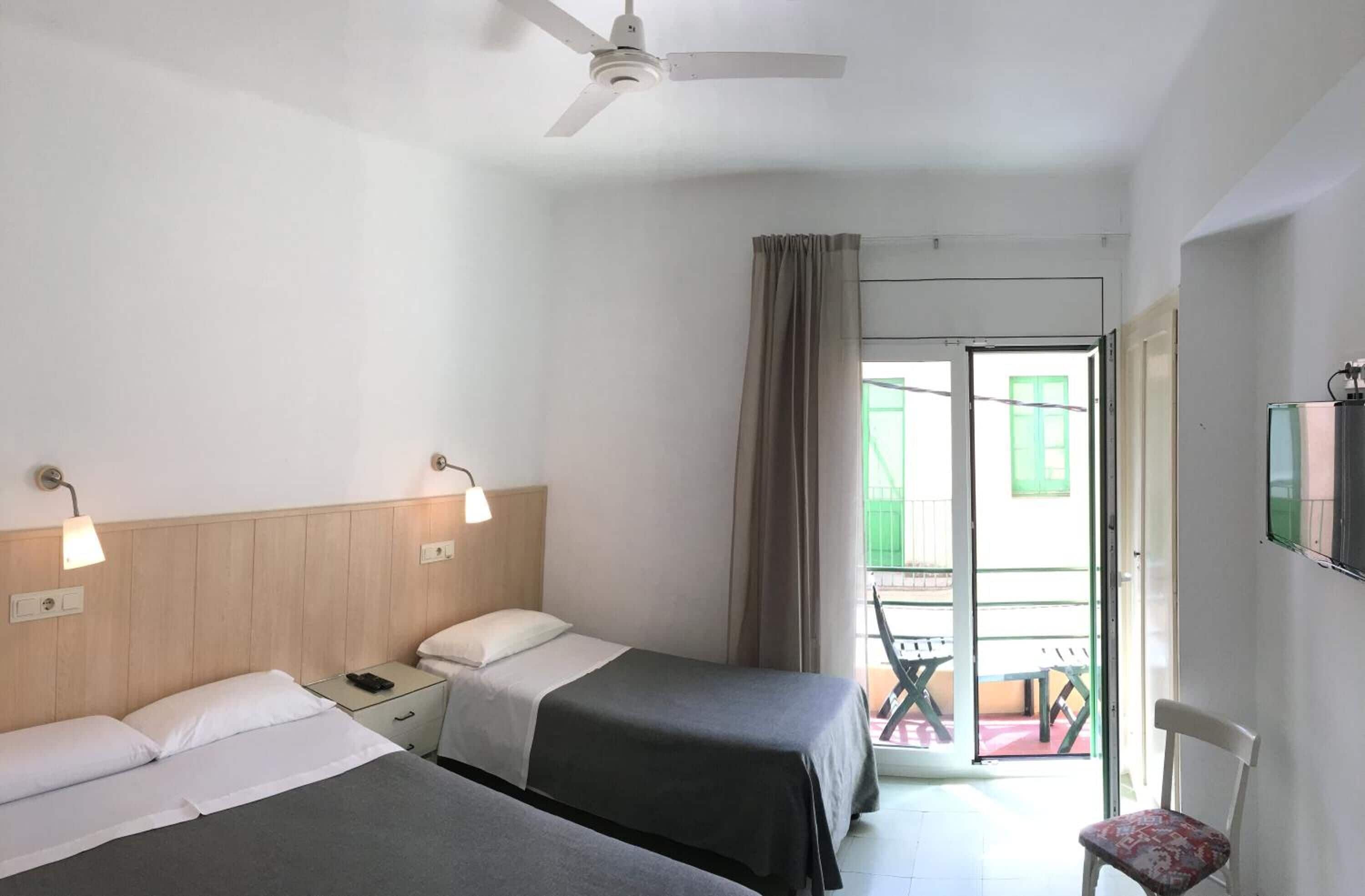 Photo - Hostal ROM Familiar